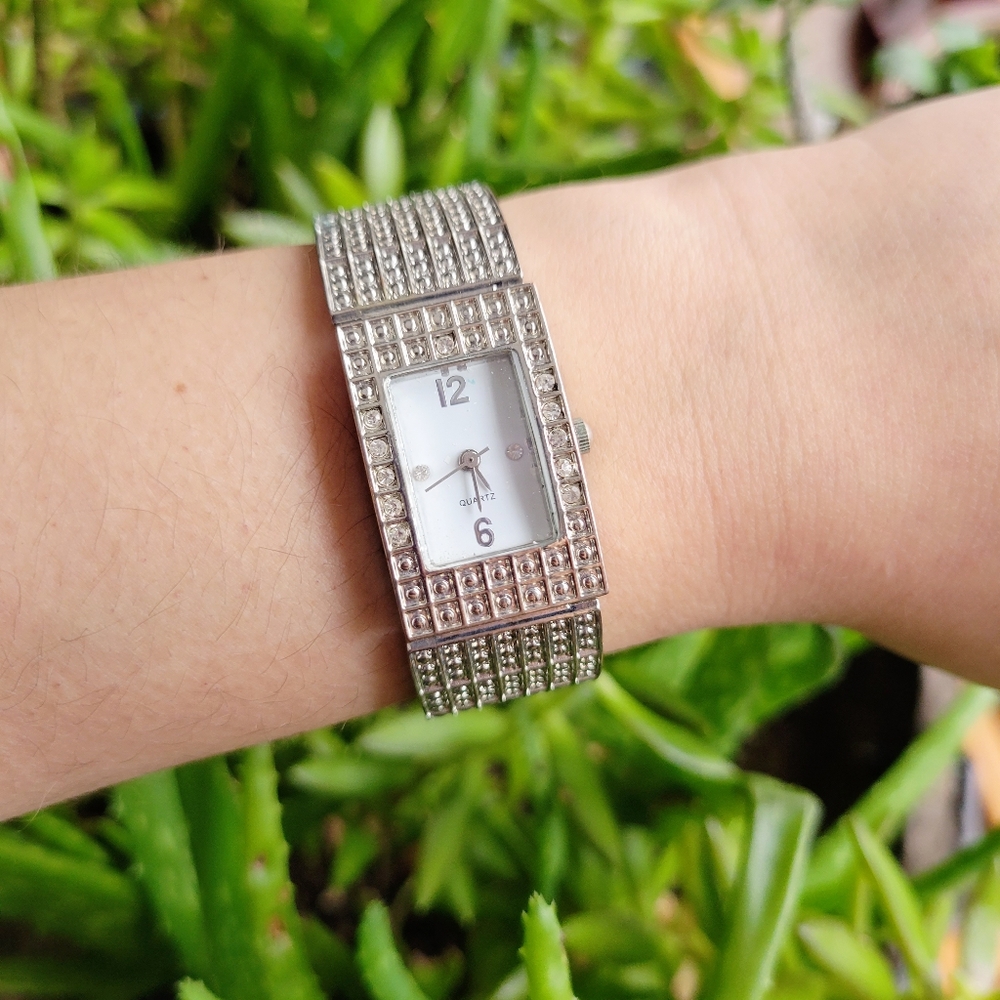 Vintage Rhinestone Dimpled Quartz Watch - Picture 1 of 9